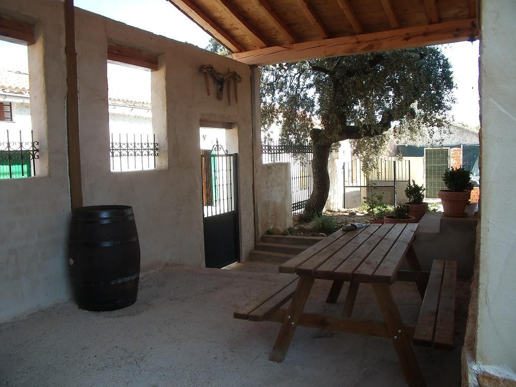 La Casa Del Cartero Pablo Guest House Saldana de Ayllon Luaran gambar