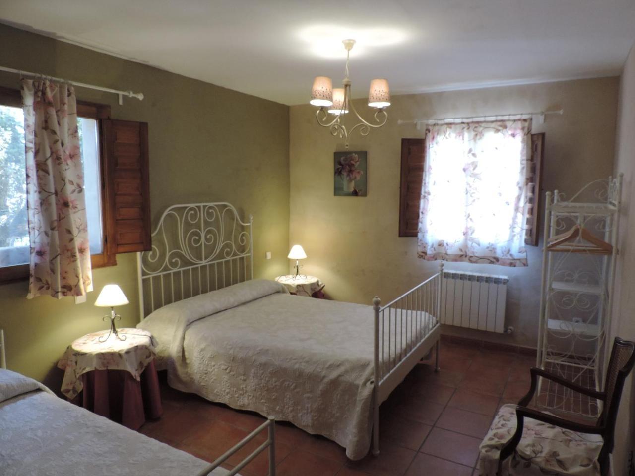 La Casa Del Cartero Pablo Guest House Saldana de Ayllon Luaran gambar